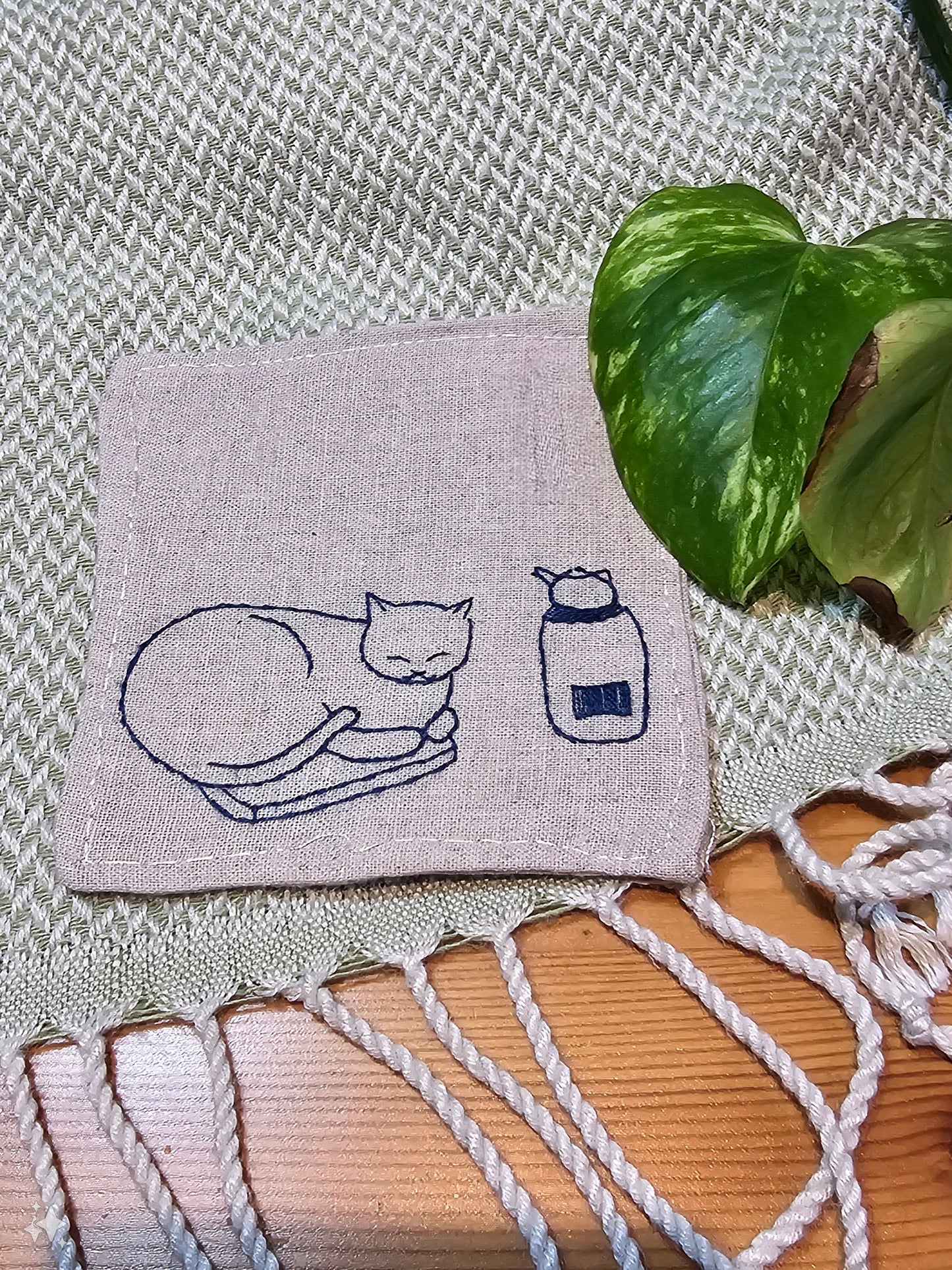 Individual Hand Embroidered Chinese Winter Solar Term Cat Coaster (Lesser Cold)