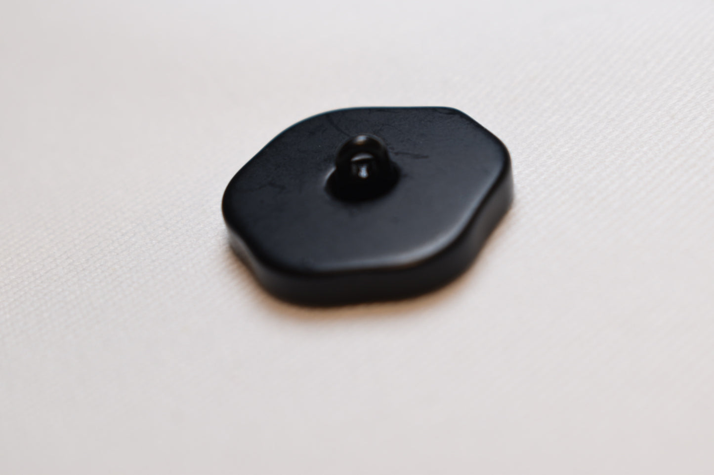 Cozy Alpaca Enamel Button – 23mm Decorative Sewing Button